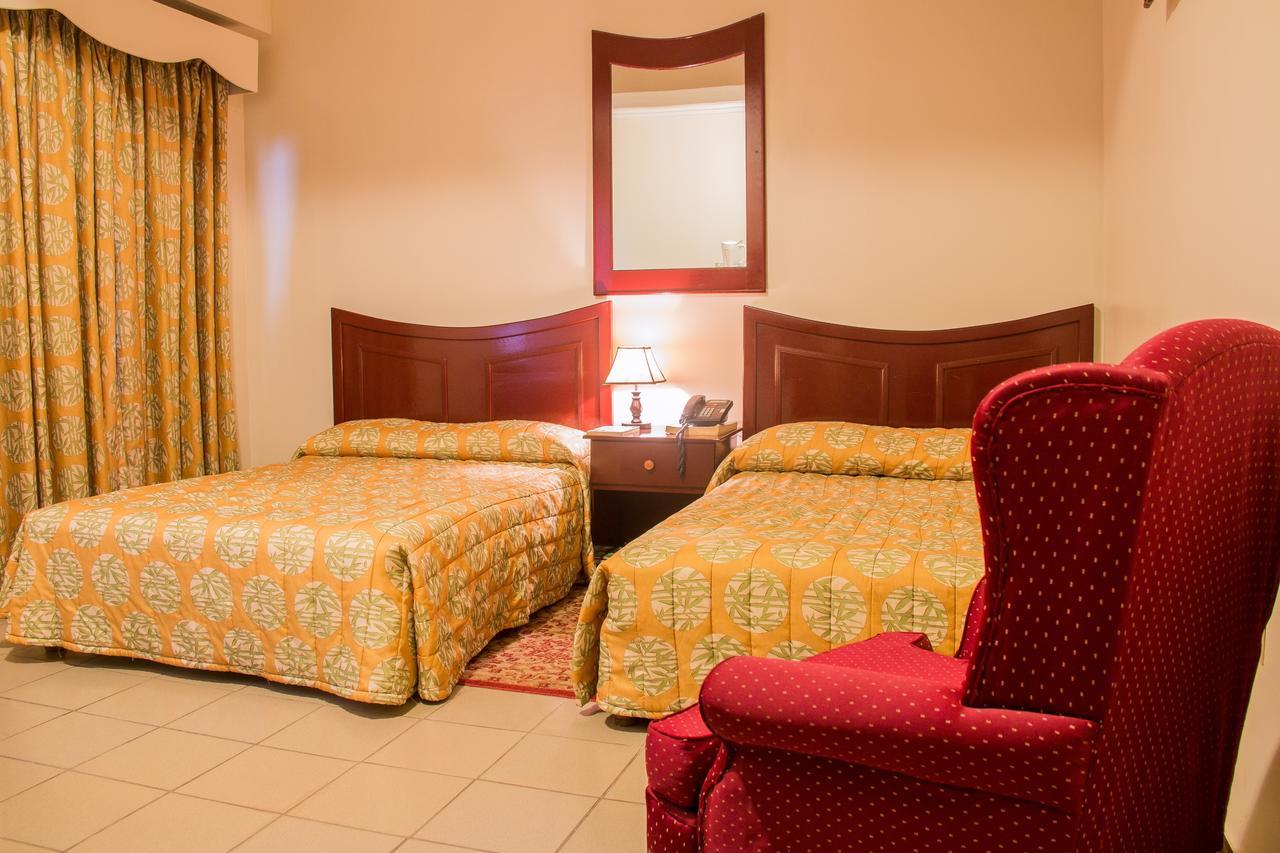 Regency Suites Hotel Georgetown Extérieur photo