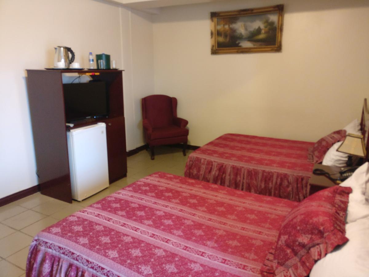 Regency Suites Hotel Georgetown Extérieur photo